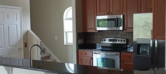 $2,600 | 463 Bayou-Village Drive, Tarpon Springs, FL 34689