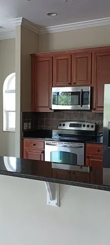 $2,600 | 463 Bayou-Village Drive, Tarpon Springs, FL 34689