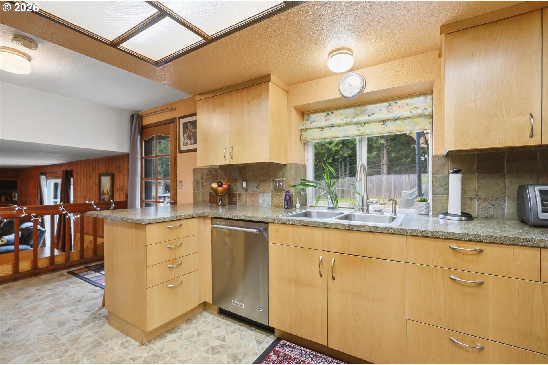 36305 Yocum Loop Sandy, OR 97055 - Photo 9 of 36 Gallery Image 9