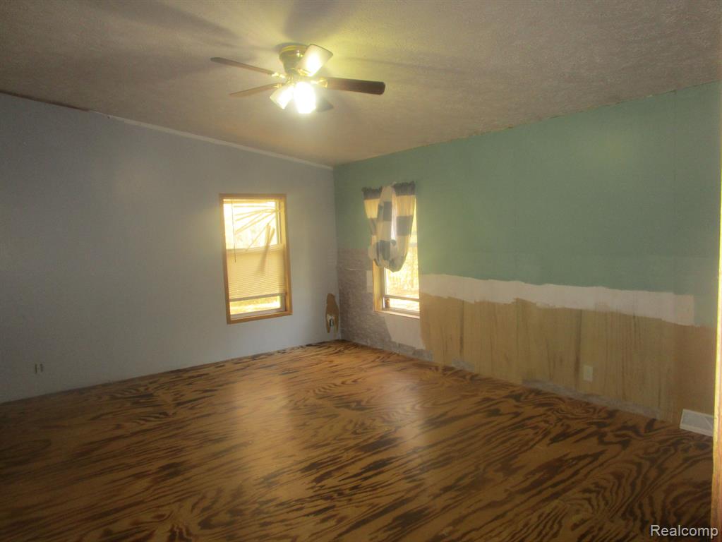 6368 Johnson Road Flushing, MI 48433 - Photo 11 of 14