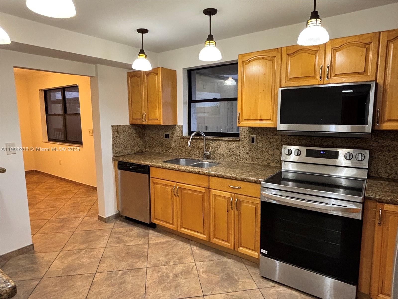 461 Ives Dairy Road, Unit 4022 Miami, FL 33179 - Photo 13 of 42