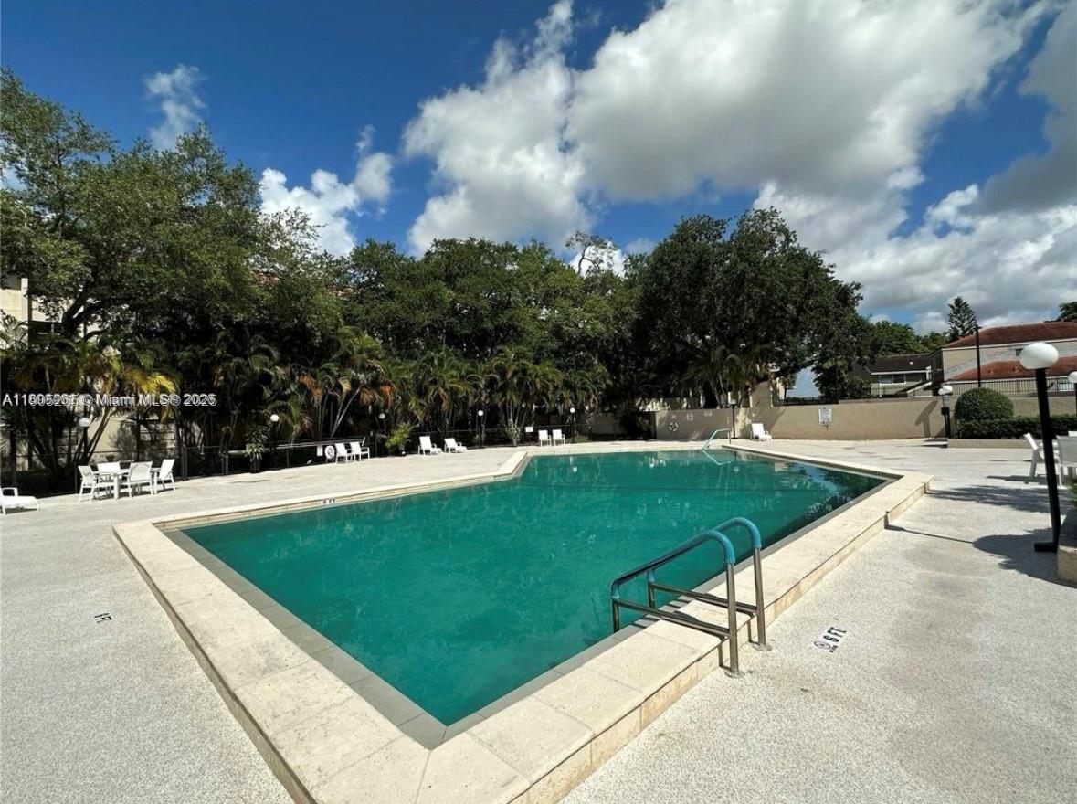 461 Ives Dairy Road, Unit 4022 Miami, FL 33179 - Photo 39 of 42 Pool #2