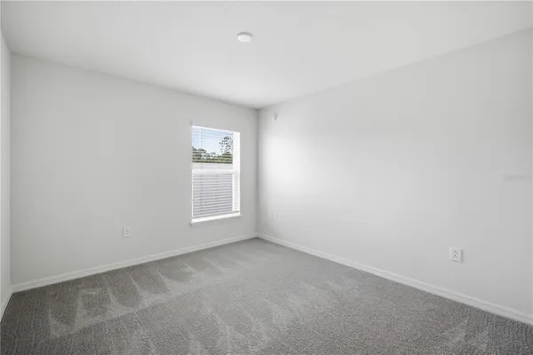 $2,400 | 7100 Twisting Pines Loop, Zephyrhills, FL 33541