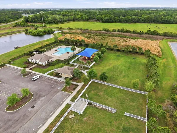 $2,400 | 7100 Twisting Pines Loop, Zephyrhills, FL 33541
