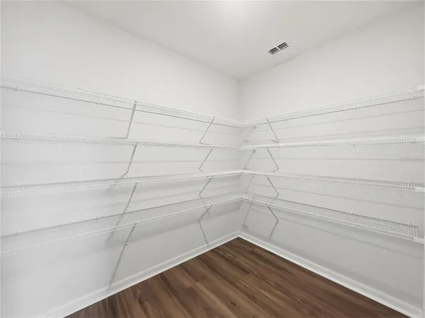 $2,400 | 7100 Twisting Pines Loop, Zephyrhills, FL 33541