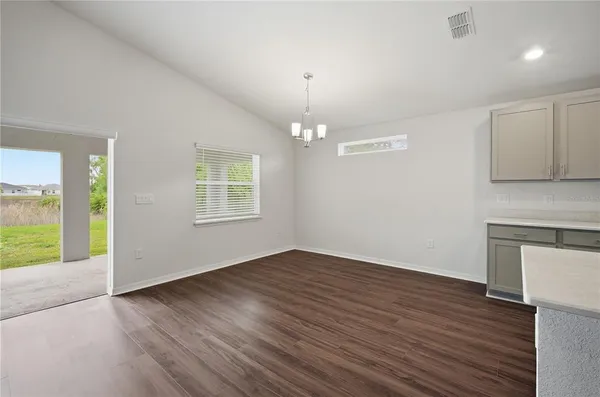 $2,400 | 7100 Twisting Pines Loop, Zephyrhills, FL 33541