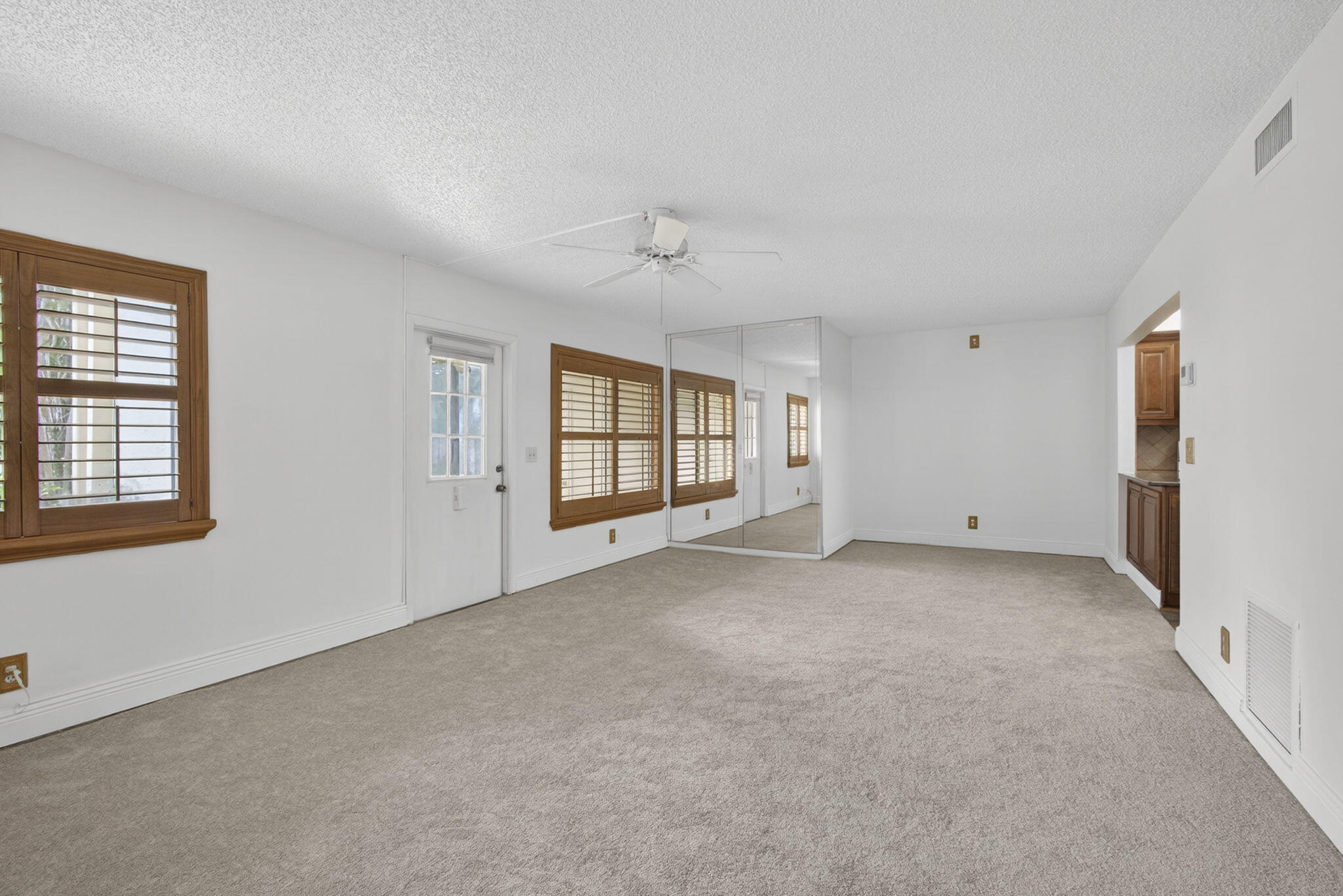 315 Pine Ridge Circle, Unit D1 Greenacres, FL 33463 - Photo 12 of 43 12-web-or-mls-BS1A5037