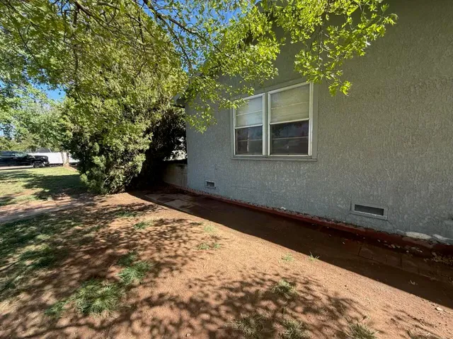 $1,750 | 107 Ave G South, Farwell, TX 79325