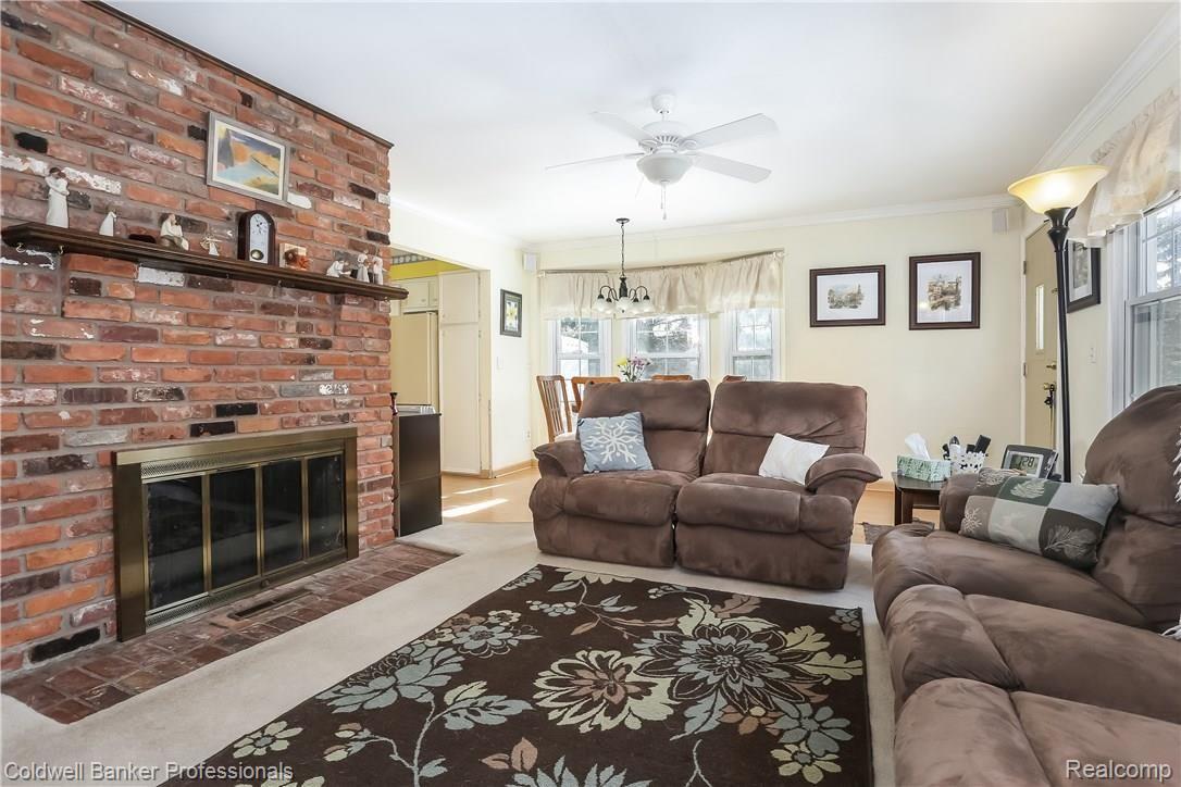 14001 Newburgh Road Livonia, MI 48150 - Photo 9 of 39 009-Living_Room-5284025-large.jpg