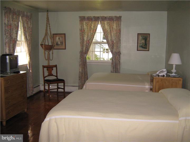 203 Knoll Road Wallingford, PA 19086 - Photo 10 of 15 Bedroom - Main