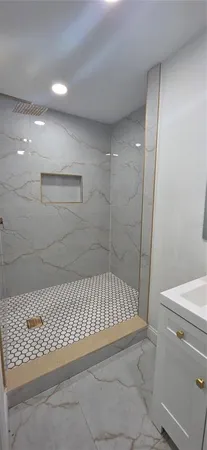 a view of a yard in front of house