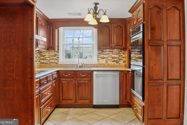 $295,000 | 606 West Liberty Street, Claxton, GA 30417