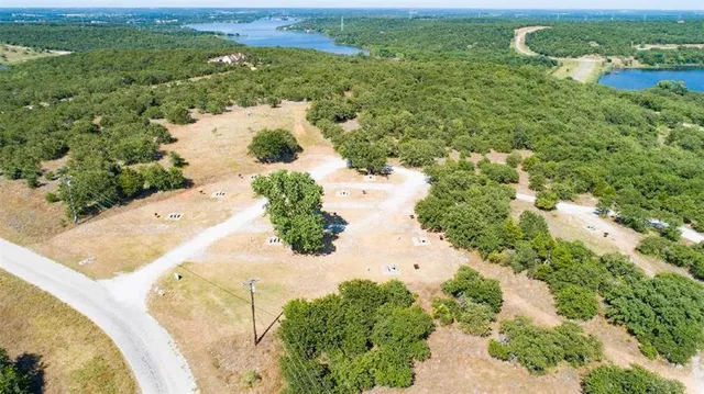 $140,000 | 232 Silver Lakes Drive, Sunset, TX 76270