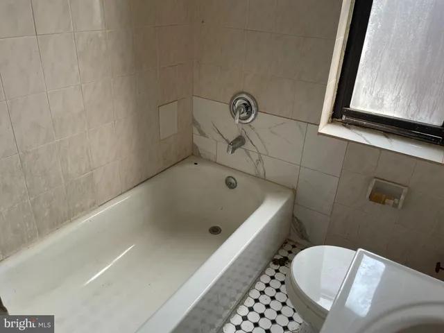 $1,200 | 270 South 52nd Street, Philadelphia, PA 19139