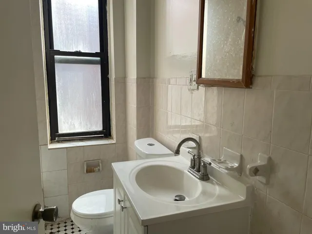 $1,200 | 270 South 52nd Street, Philadelphia, PA 19139