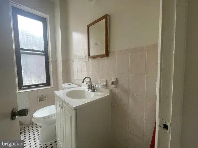 $1,200 | 270 South 52nd Street, Philadelphia, PA 19139