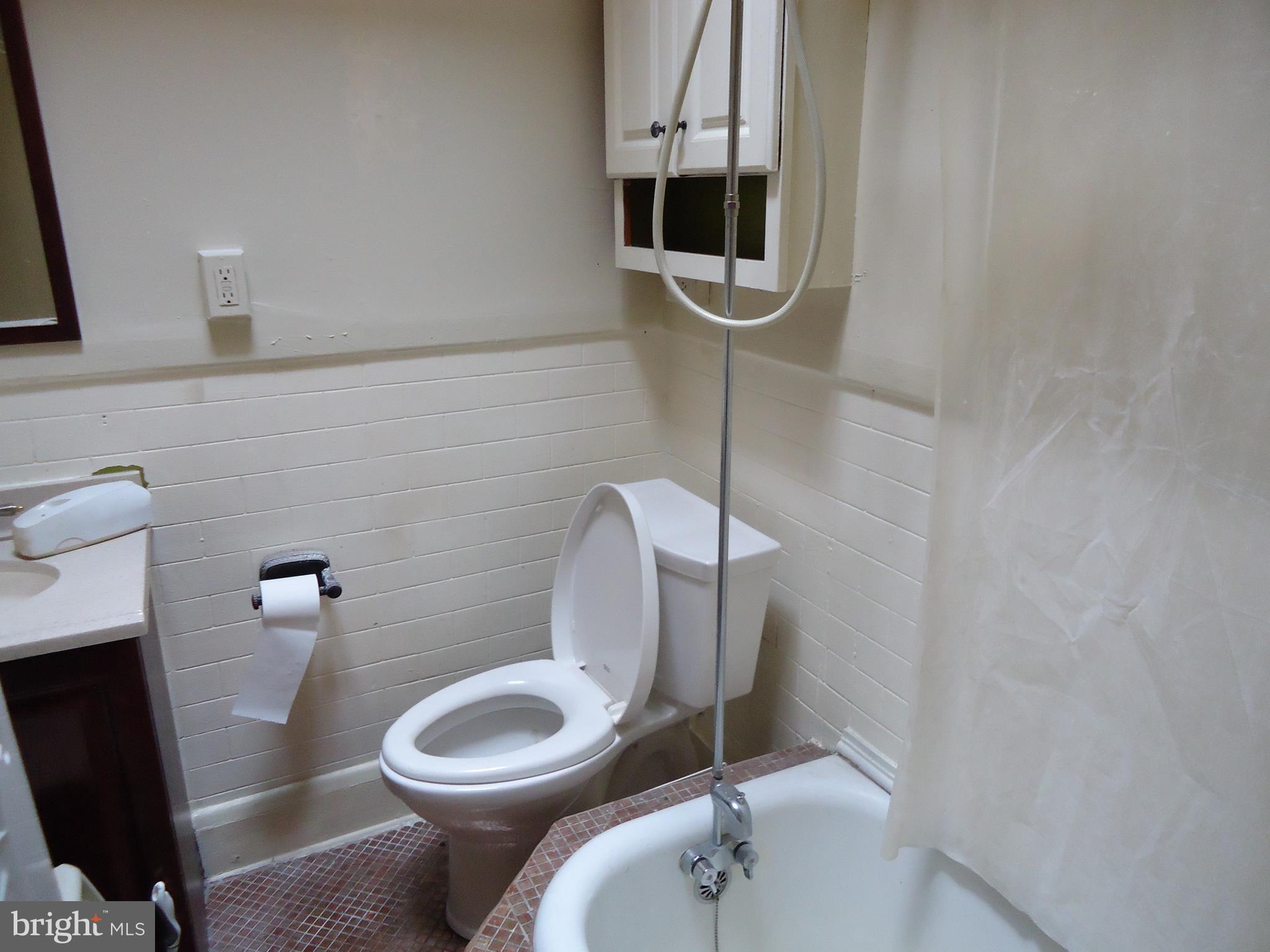 2320 North Rosedale Street Baltimore, MD 21216 - Photo 10 of 19 Bathroom