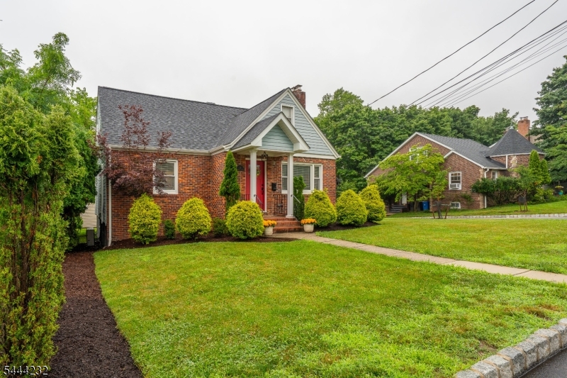 19 Robertson Road West Orange, NJ 07052 - Photo 2 of 39
