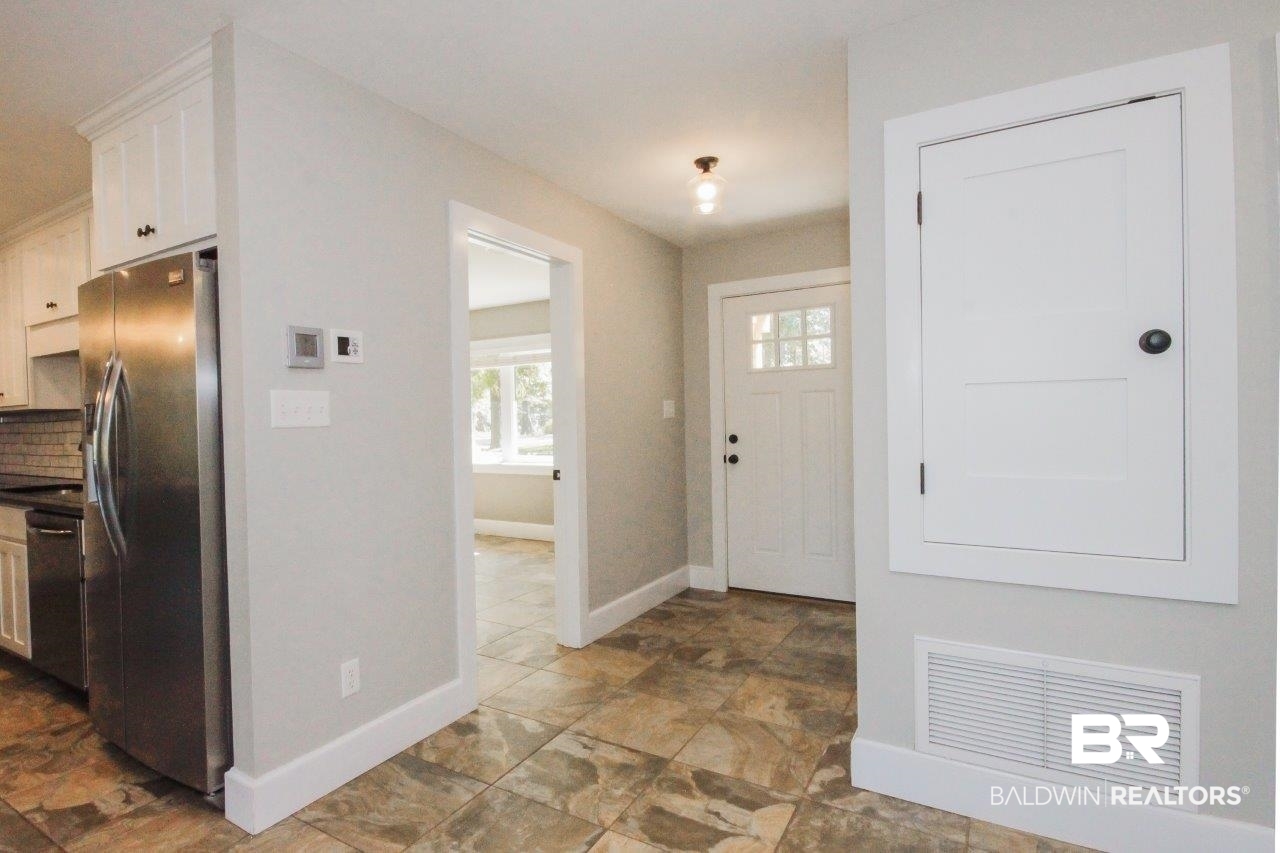 17527 River Road Summerdale, AL 36580 - Photo 3 of 50 Foyer