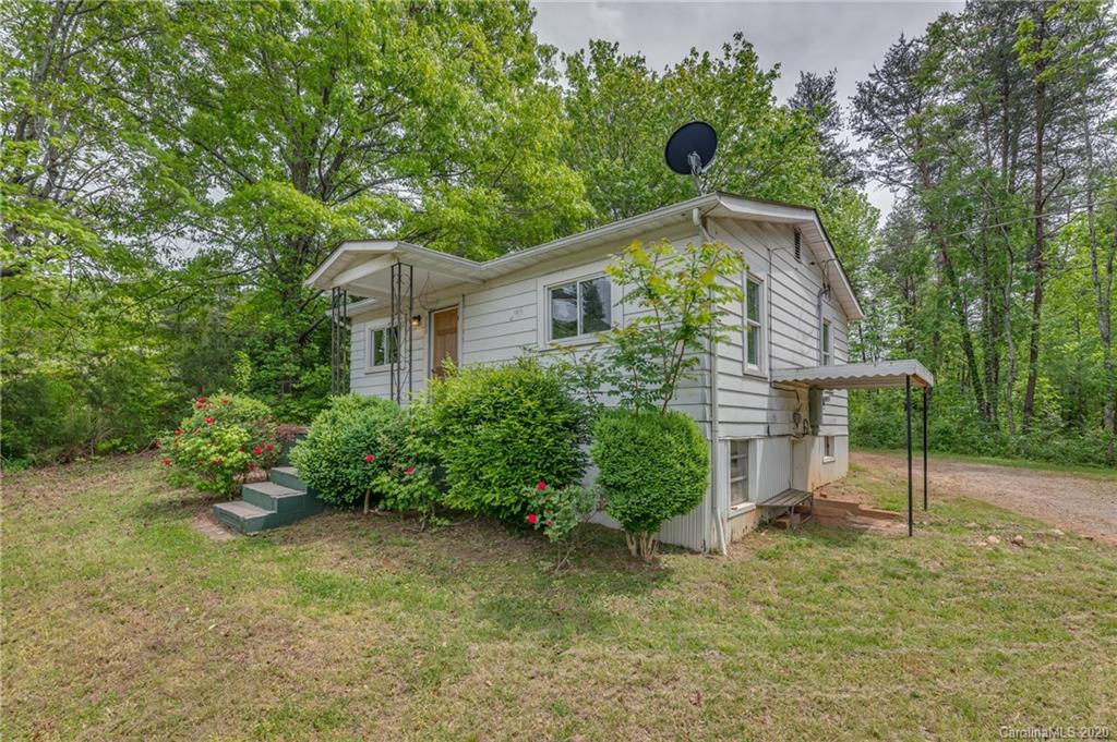 360 East 2nd Street Rutherfordton, NC 28139 - Photo 6 of 19 a front view of a house with a yard