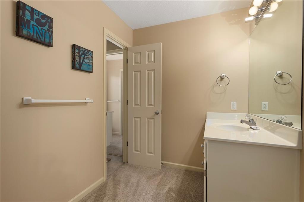 212 Northeast Hidden Ridge Lane Lee's Summit, MO 64064 - Photo 30 of 57