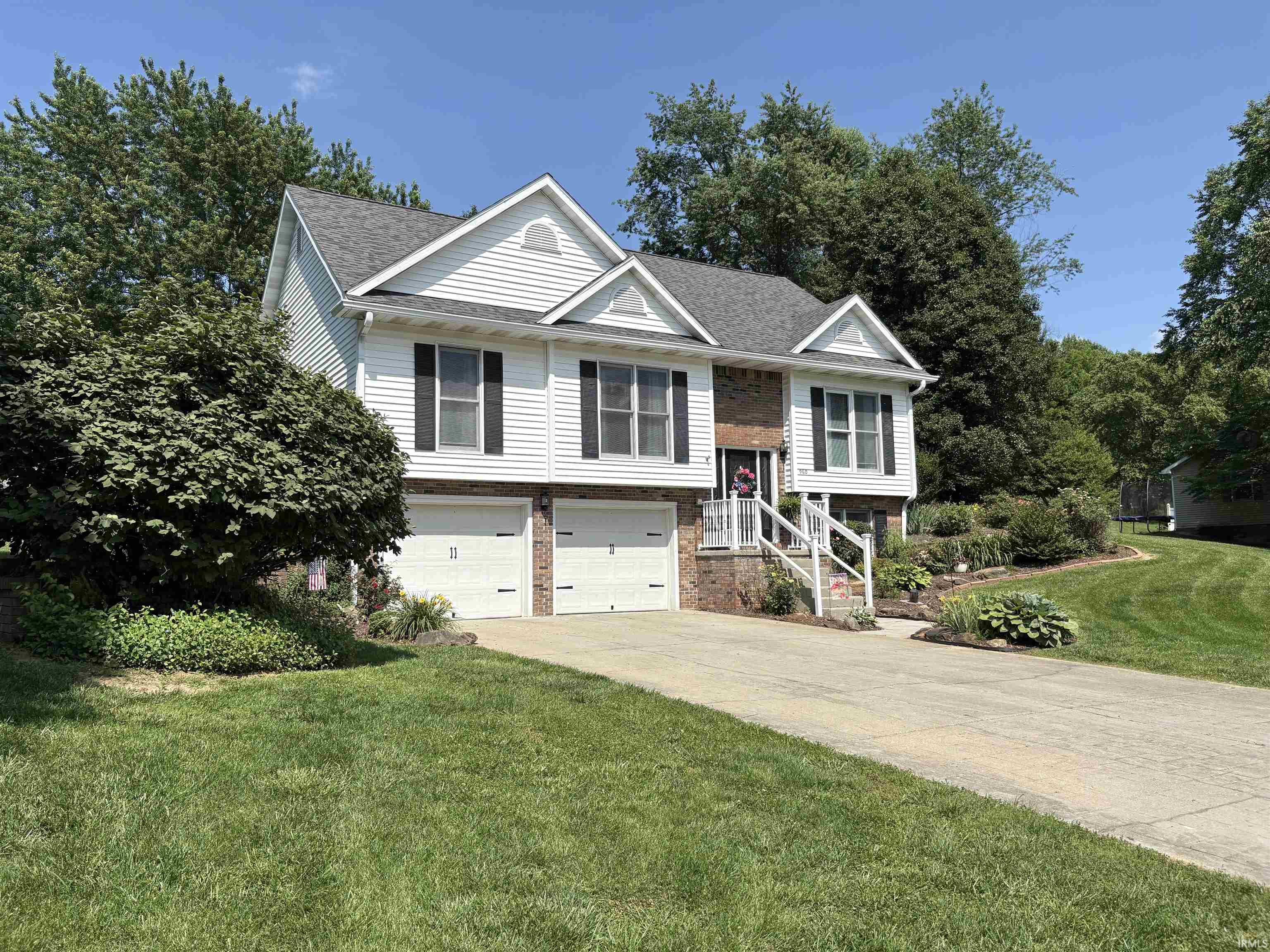 960 Quail Ridge Circle Vincennes, IN 47591 - Photo 2 of 48