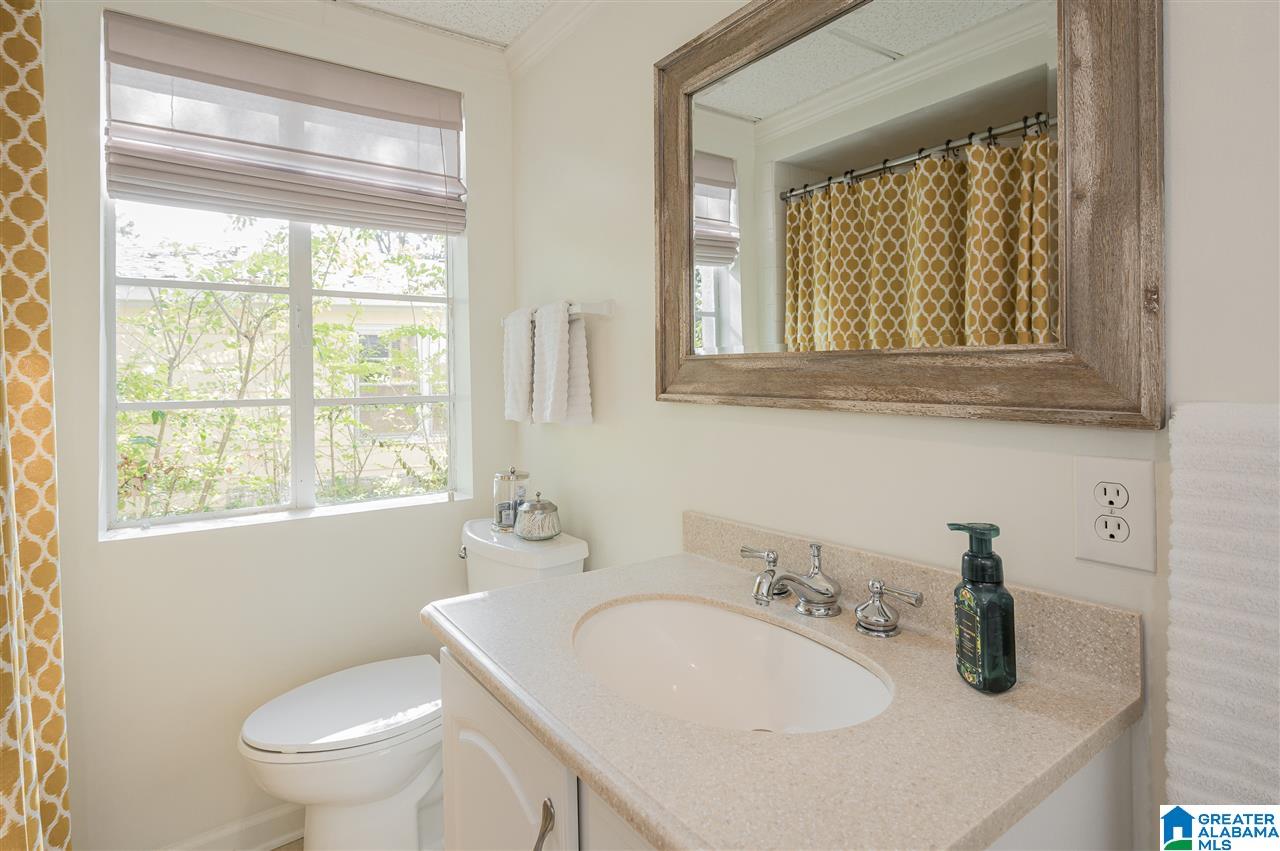 807 Forrest Drive Birmingham, AL 35209 - Photo 37 of 47