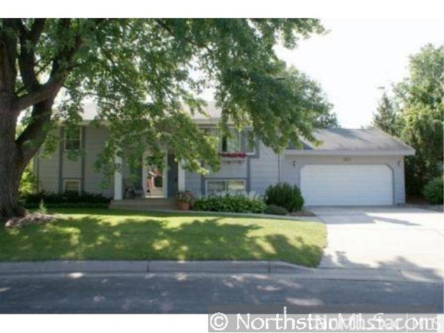 311 Eagle Ridge Circle Burnsville, MN 55337 - Photo 1 of 1
