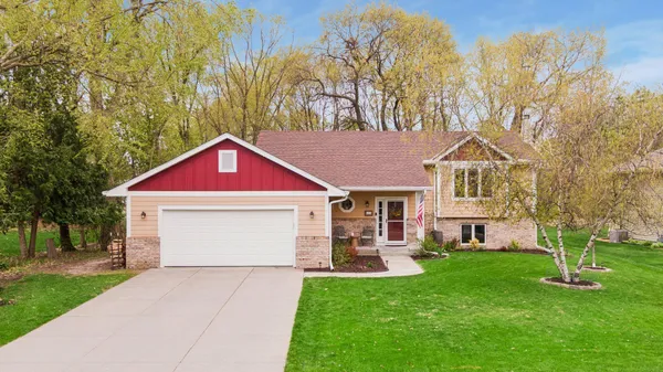 $525,000 | 4174 Kaitlin Drive, Vadnais Heights, MN 55127