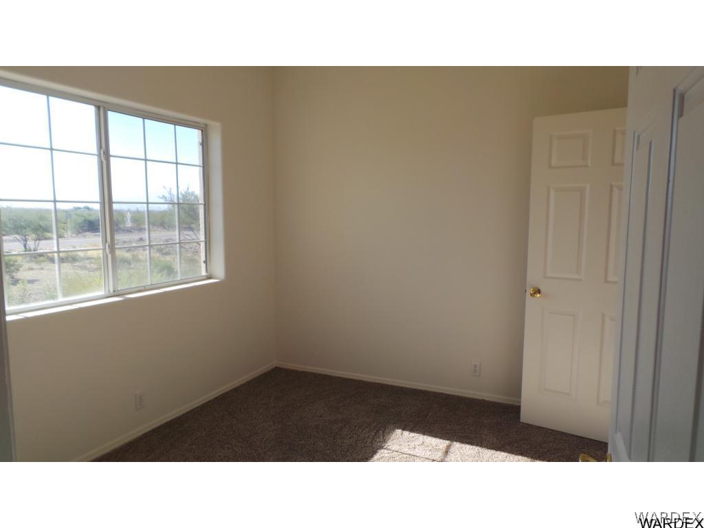3661 Estrella Road Golden Valley, AZ 86413 - Photo 13 of 19 Another Bedroom
