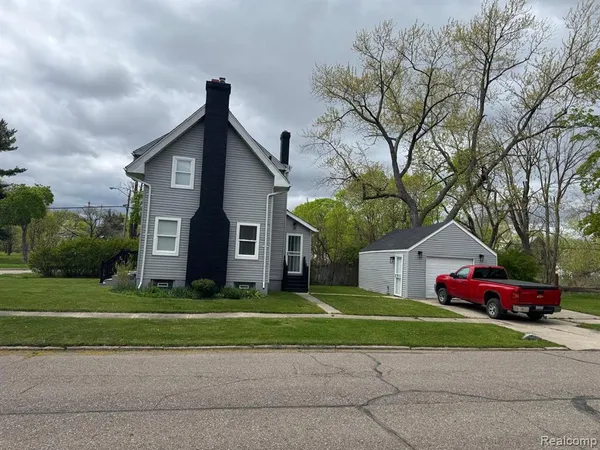 $104,999 | 1102 West Dayton Street, Flint, MI 48504