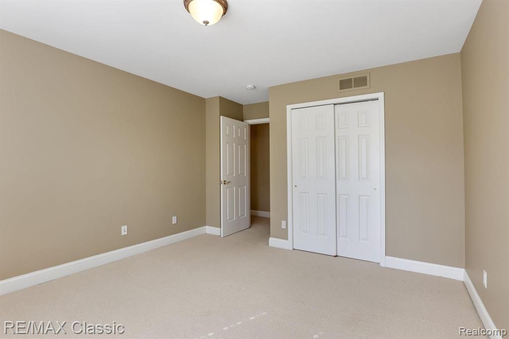 24849 Reeds Pointe Drive Novi, MI 48374 - Photo 24 of 47