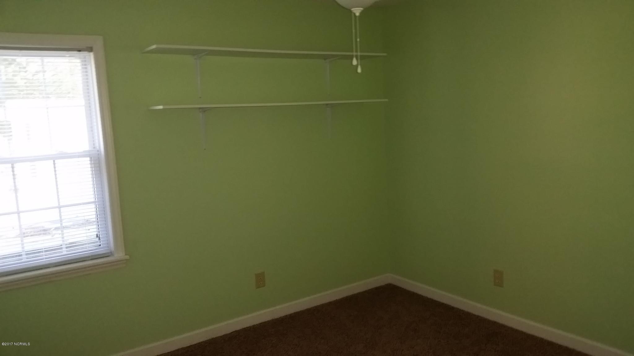 155 McGowan Road Bath, NC 27808 - Photo 17 of 24 third bedroom