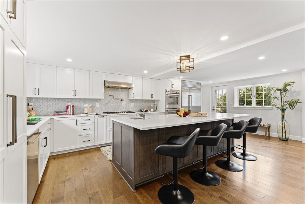 7 Broad Meadow Road Needham, MA 02492 - Photo 6 of 33