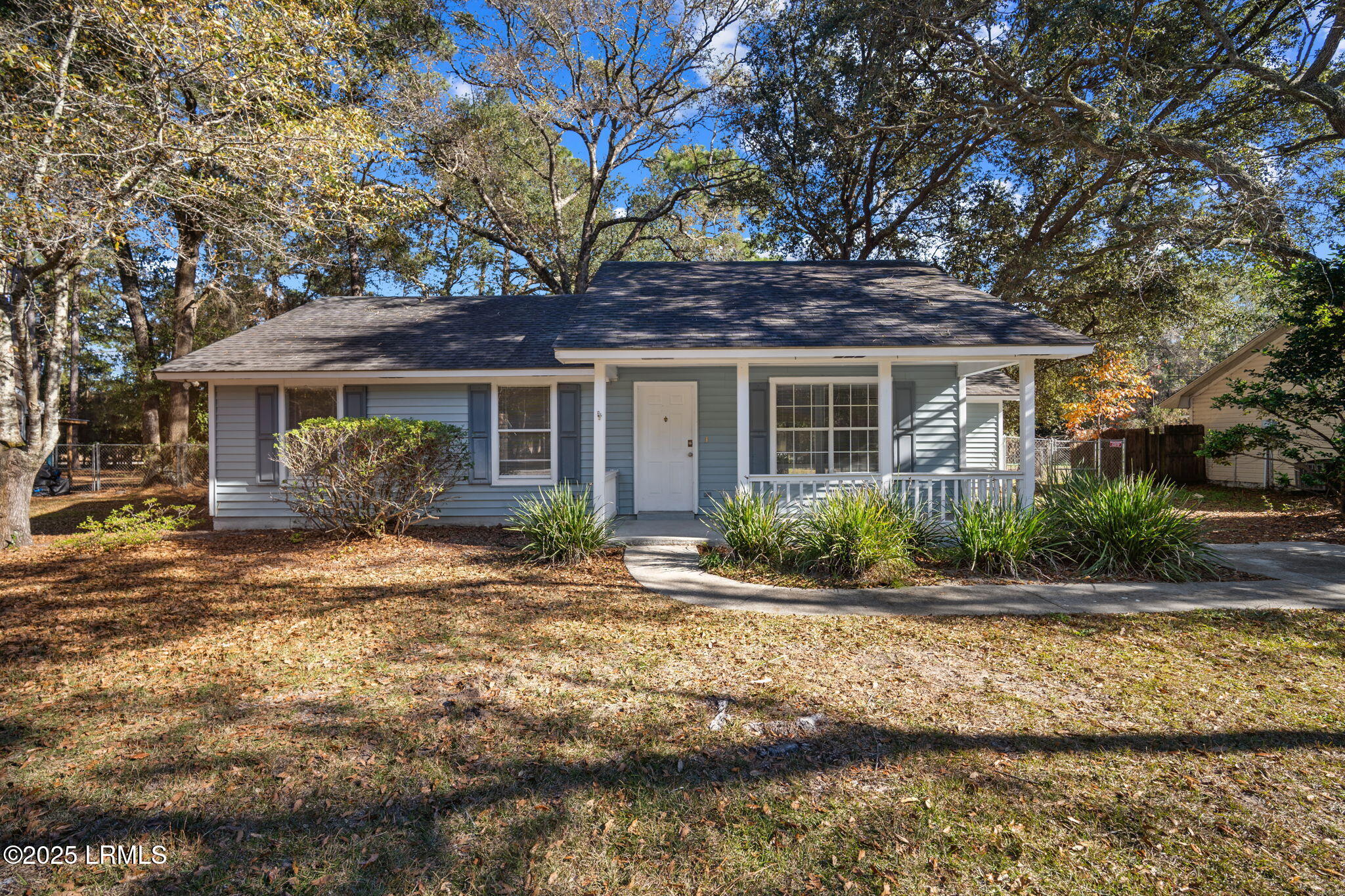 22 Robin Way Beaufort, SC 29907 - Photo 2 of 21 2-web-or-mls-12_16-02