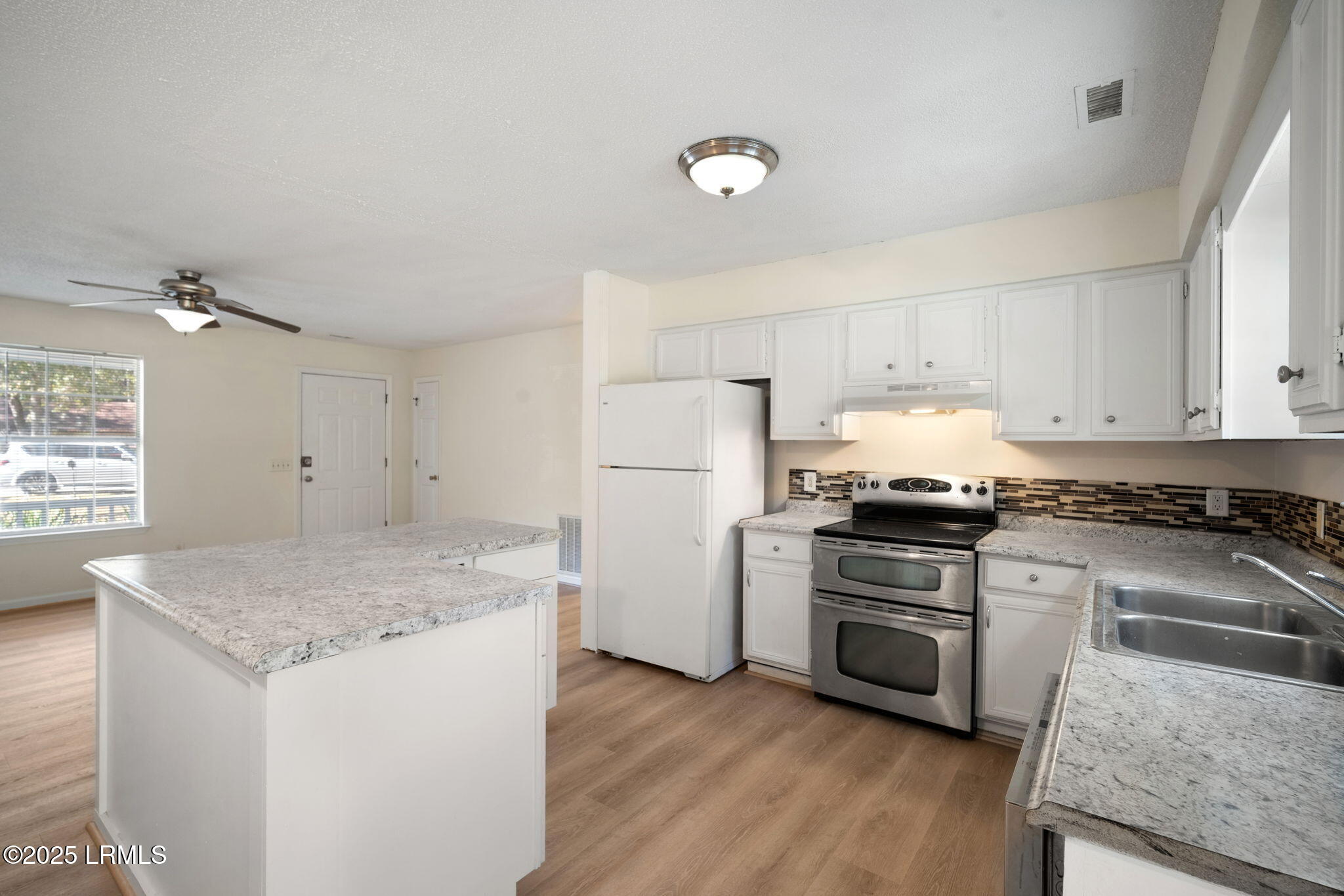 22 Robin Way Beaufort, SC 29907 - Photo 10 of 21 14-web-or-mls-12_16-14