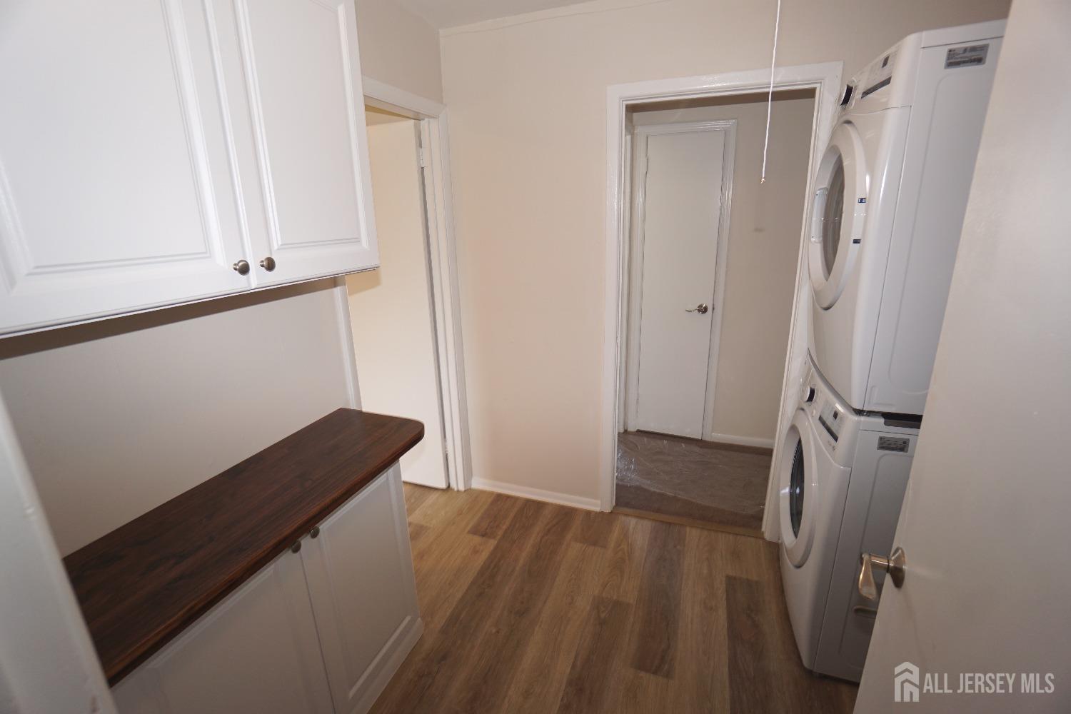 47 Wendy Road Colonia, NJ 07067 - Photo 11 of 17 Gallery Image 11