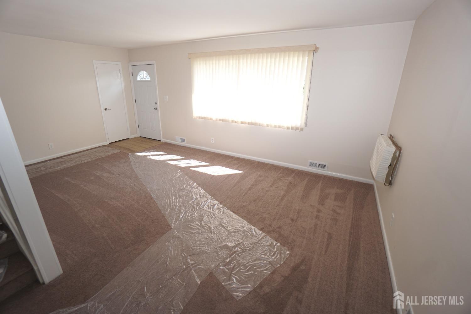 47 Wendy Road Colonia, NJ 07067 - Photo 3 of 17 Gallery Image 3