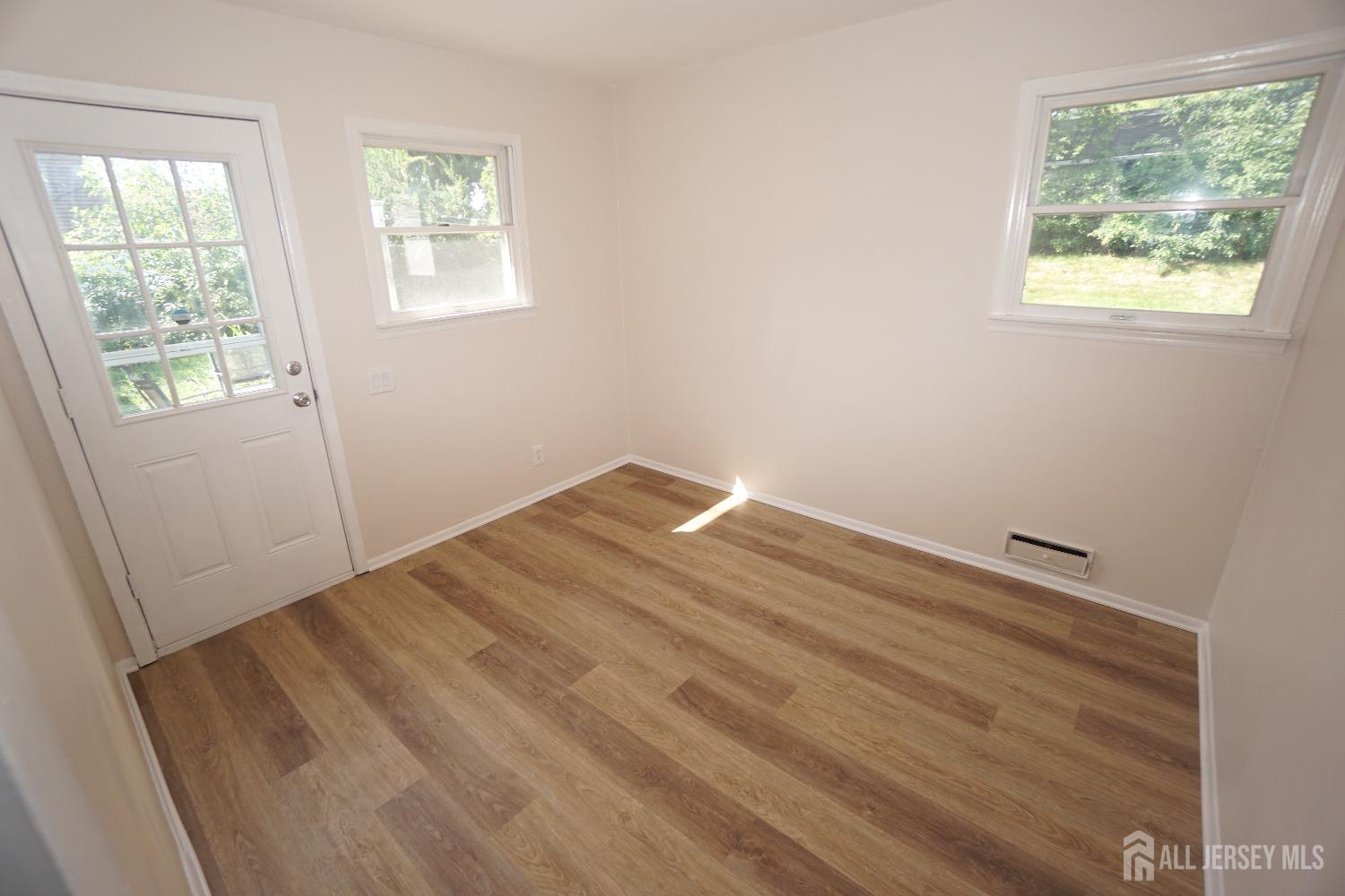 47 Wendy Road Colonia, NJ 07067 - Photo 10 of 17 Gallery Image 10