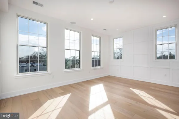 $1,070,000 | 1096 East Willow Grove Avenue, Wyndmoor, PA 19038