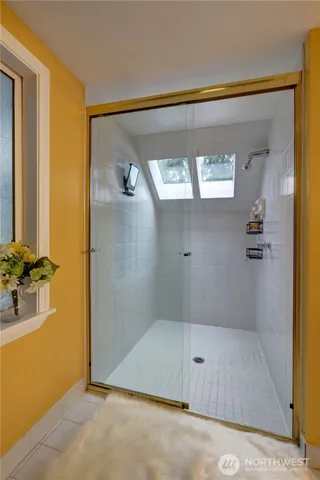 $2,200,000 | 10538 Northeast 48th Place, Kirkland, WA 98033