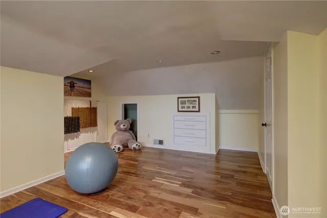 $2,200,000 | 10538 Northeast 48th Place, Kirkland, WA 98033