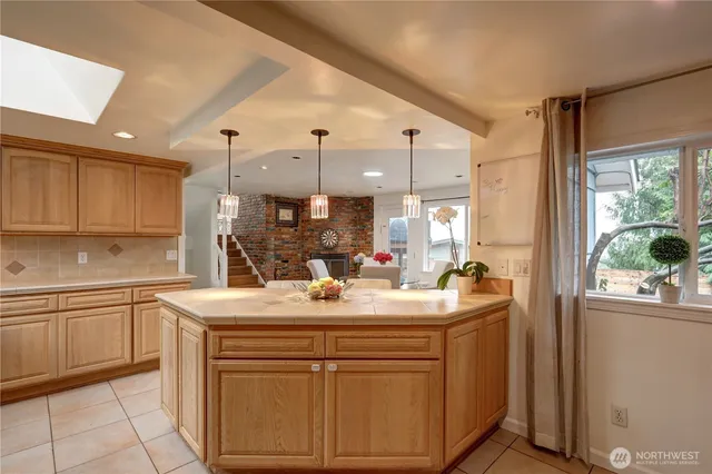 $2,200,000 | 10538 Northeast 48th Place, Kirkland, WA 98033