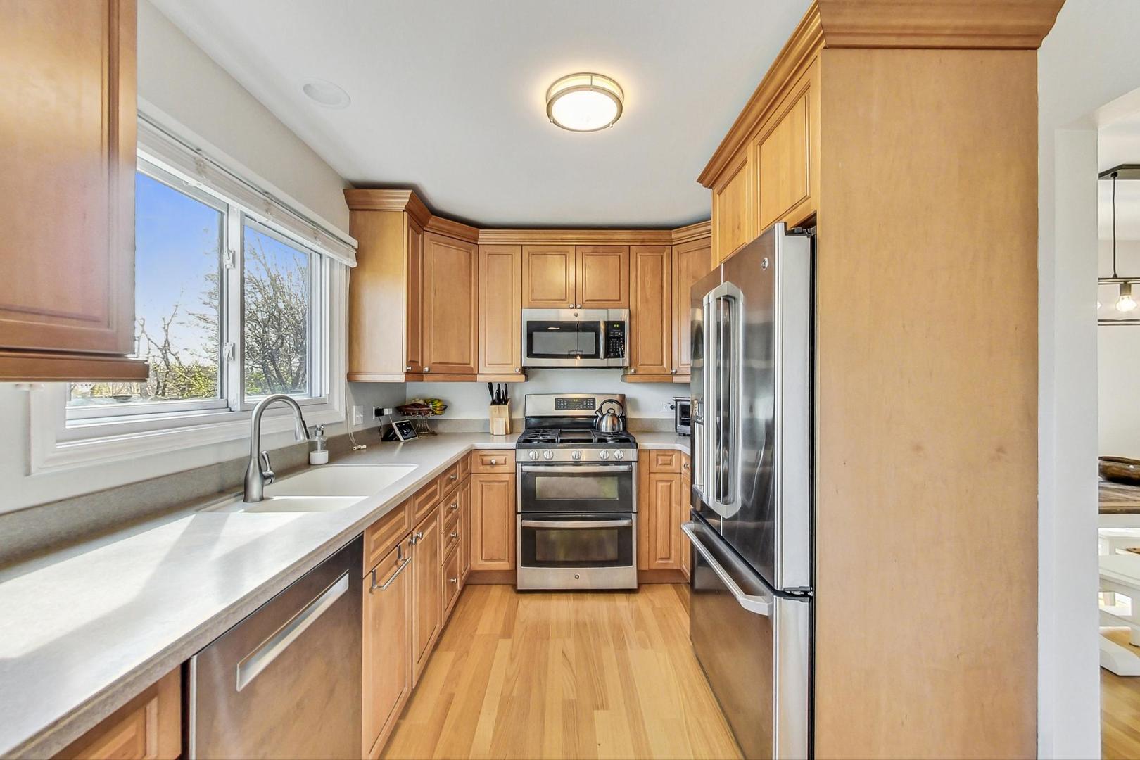 511 Barberry Road Highland Park, IL 60035 - Photo 10 of 47 Gallery Image 10