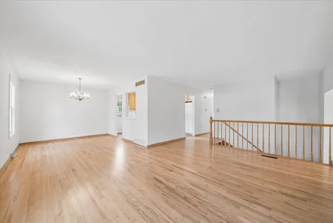 $495,000 | 7021 Richmond Avenue, Darien, IL 60561