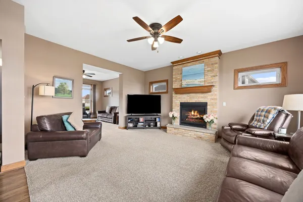 $535,000 | 311 West Frontier Drive, Minooka, IL 60447
