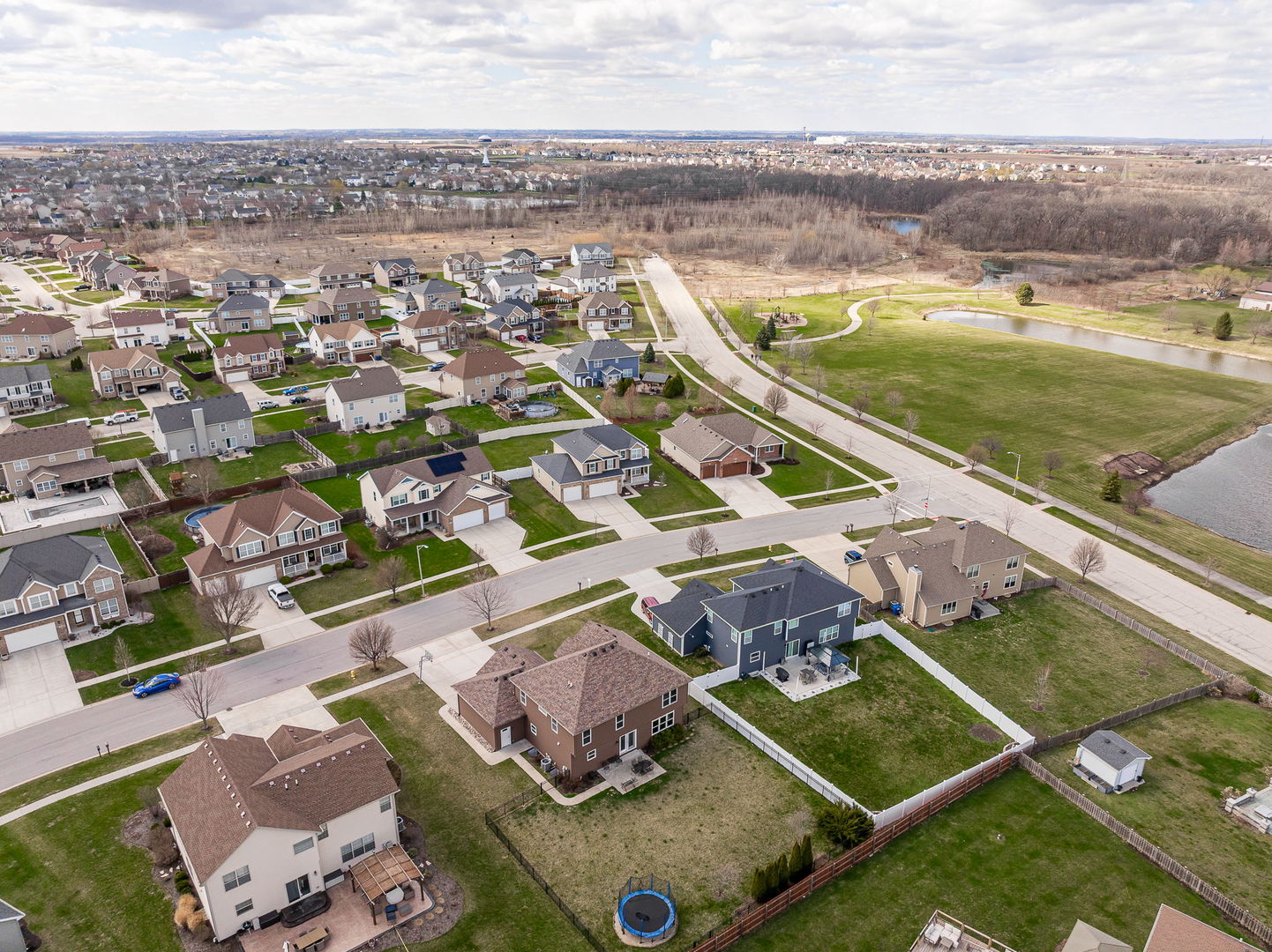 311 West Frontier Drive Minooka, IL 60447 - Photo 40 of 44 an aerial view of residential houses with outdoor space