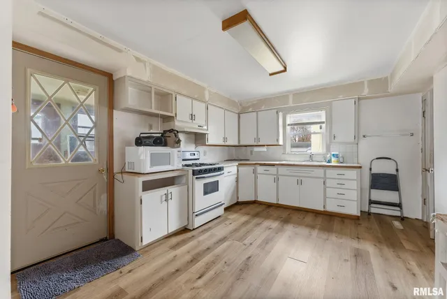 $80,000 | 315 West Locust Street, Cambridge, IL 61238