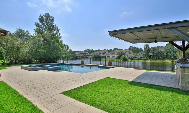 $7,990 | 39 Paloma Bend Place, Spring, TX 77389