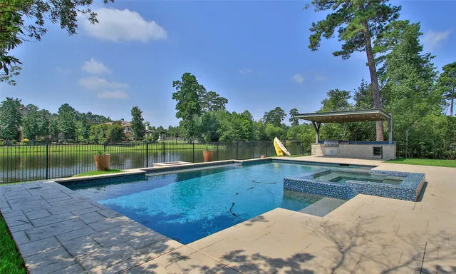 $7,990 | 39 Paloma Bend Place, Spring, TX 77389